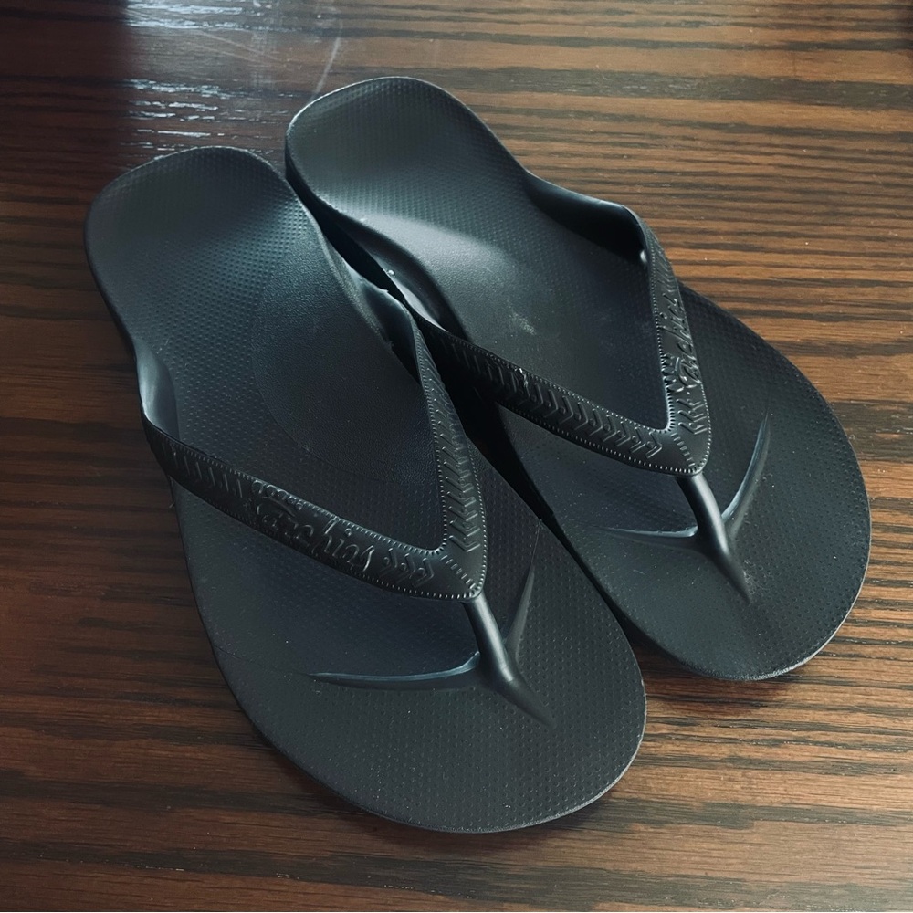 Archie’s Arch Support Black Flip Flop Sandals - Picture 2 of 7